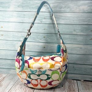 🌺 COACH HAMPTON SIGNATURE MULTICOLOR PATTERN HOBO BAG WITH BLUE LEATHER VINTAGE